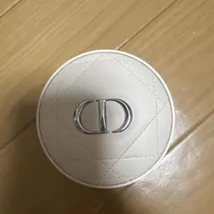 ディオールスキン フォーエヴァークッションパウダー ライト
