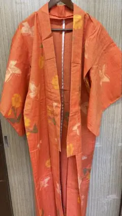 オレンジ 花柄 蝶柄　着物