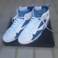 Nike Air Jordanのサムネイル