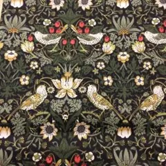 リバティ　ストロベリーシーフ柄の生地　30×30cm ウィリアムモリス