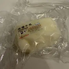 GUGUSTUDIO 牧場牛乳 スクイーズ