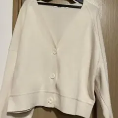 UNIQLO アイボリー Vネック ボタン付き カーディガン