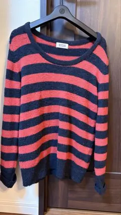 Kolwin SPORTS 赤と紺のストライプ 長袖ニット