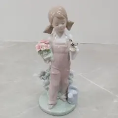リヤドロ 置物 フィギュリン 小鳥とお友達 8059 少女 動物 鳥 リヤドロ 小鳥と話す少女 フィギュア 人形 女性 女の子 花 LLADRO