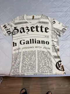 John Galliano ニュースペーパー柄 Tシャツのサムネイル