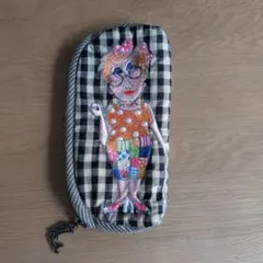 刺繍入りポーチ チェック柄