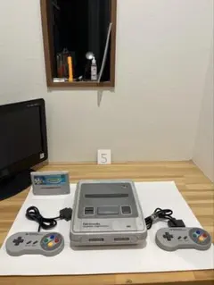 Nintendo Super Famicom 本体とコントローラー2個、ソフト付