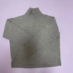 ニット　セーター　ベージュ　UNIQLO トップス