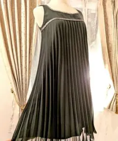 ペイトンプレイス　ワンピースS　プリーツ　ブラック