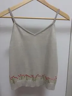花柄刺繍 ニットキャミソール ベージュ　Sサイズのサムネイル
