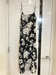 SHEIN 花柄 キャミワンピ ロングワンピースのサムネイル