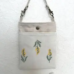 ミモザ刺繍生地 スマホポーチ