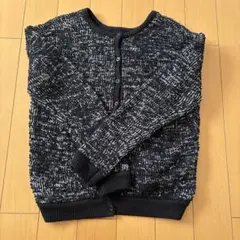 黒と白のニットカーディガン