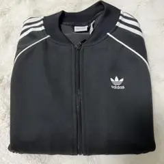 adidasオリジナル