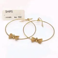SHIPS レディース フープピアス ゴールドカラー リボンのサムネイル