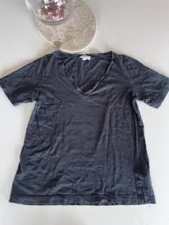 COS オーガニックコットン　Vネック　Tシャツ