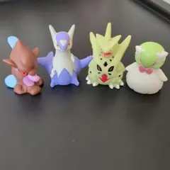 ポケモン指人形　メガラティアス　メガサーナイト　クズモー　メガバンギラス　キッズ