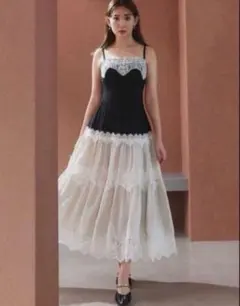 新品】Herlipto Isa Tiered Lace Cami Dress - メルカリ