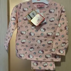 新品未使用　定価2387円 Hello Kitty パジャマ 腹巻き付き