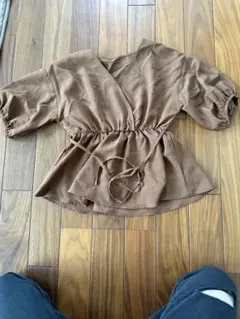 ブラウン ラップトップス Mサイズ