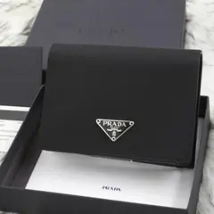 未使用品　箱付き　PRADA プラダ　二つ折り財布　ナイロン　三角プレート　黒