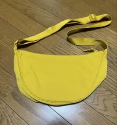 ユニクロ ラウンドミニショルダーバッグ イエロー