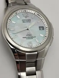 ☆限定品　人気の白蝶貝文字盤　シチズン　アテッサ　電波ソーラー　チタン