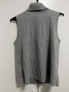 ZARA グレー ノースリーブセーター