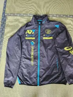 最終値下げ！！アシックスA77ウインドブレーカーOサイズ上下