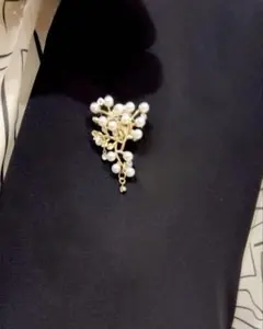 4/7迄sale 入学式　ブローチ　パール　おしゃれ　キラキラ　結婚式