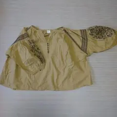 RNA-Nベージュ 五分袖 刺繍 トップス再再値下げしました