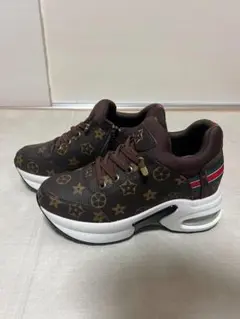 天然皮革製、滑り止め・エアクッション搭載、女性用スニーカー　韓国購入