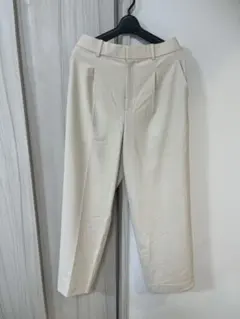 ユニクロ　タックワイドパンツ