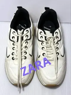 ZARA（ザラ）コントラストディテールランニングスニーカー