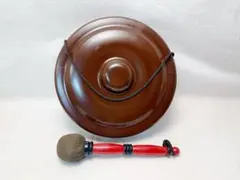 未使用 茶道具 銅鑼 桴付 仏教歌舞伎打楽器 鐘鳴物 銅印重さ約1.1kg 元箱 未使用 茶道具 銅鑼 桴付 仏教歌舞伎打楽器 鐘鳴物 銅印重さ