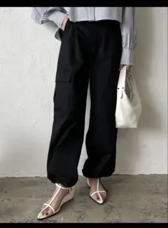 サテンカーゴパンツ