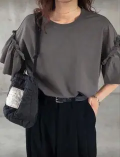 フリル付き　グレー　半袖　Tシャツ XL レディース