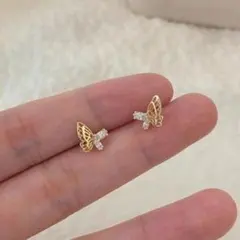 ピアス 高品質 蝶々 バタフライ 小さい　さり気ない　アクセント