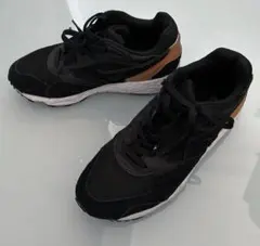 ILBISONTE × MIZUNO CONTENDER 25cm スニーカーのサムネイル