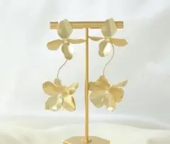 【ウェディング】フラワーモチーフ　ピアス