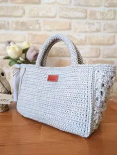 手編み　モチーフ　グラニースクエアバック　ライトグレー