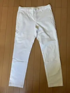 UNIQLOホワイト スリムフィット チノパン ウエスト82cm
