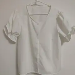 ホワイト 半袖 シャツ ボタン付き