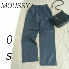 未使用　MOUSSY ネイビー ハイウエスト　フェイクレザーパンツ ストレートのサムネイル