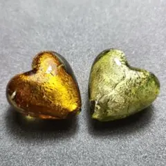 銀箔♡ハート型ガラスビーズ　2個セット カーキ色系　ベネチアンビーズ？
