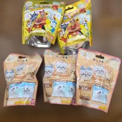 バンダイ 入浴剤 マスコット入り ちいかわ３個×アンパンマン２個　セットですのサムネイル
