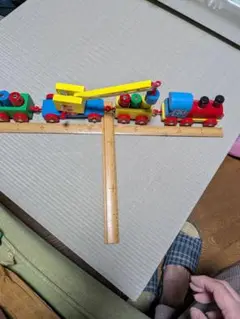 木製クレーン付きおもちゃ列車