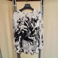 ⬛更に値下げ美品ZARAタイダイモノクロ フリル付き ニットトップス⬛