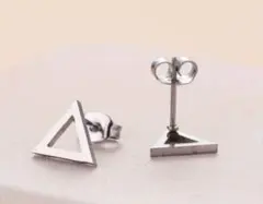中空三角形ミニピアス　デイリーウェアピアス　シルバー　ユニセックス