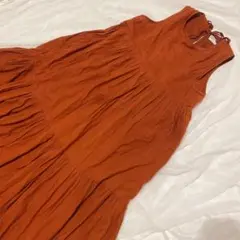 merlot ikyu 朱色　ティアードワンピース　ノースリーブロングワンピース